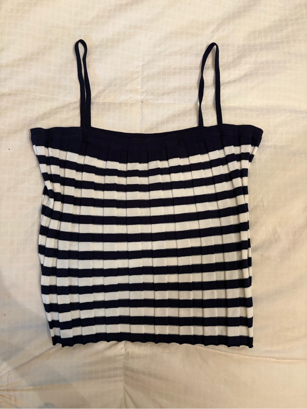 Rihoas navy and white top L